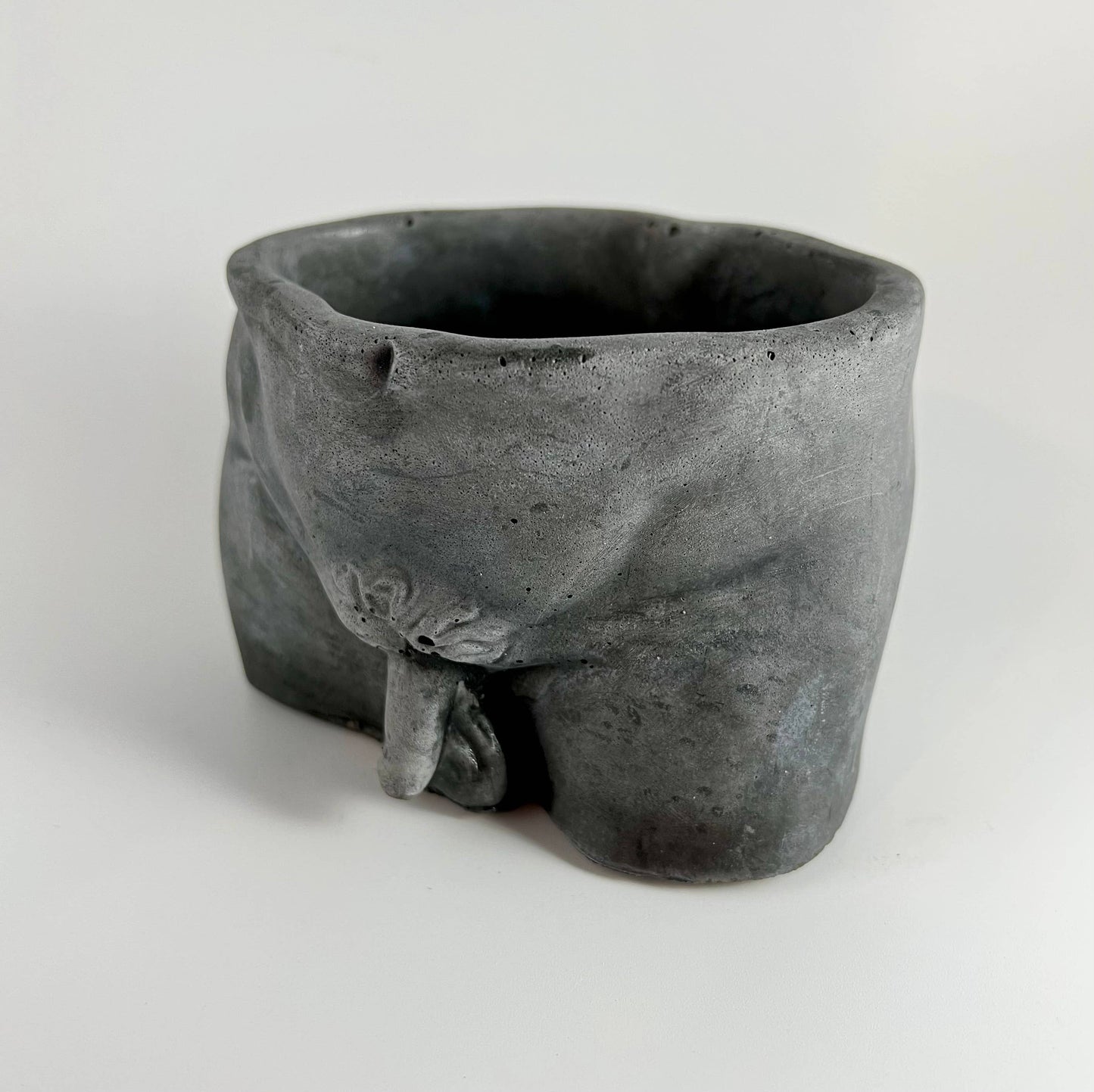 MALE BOTTOM CONCRETE PLANTER