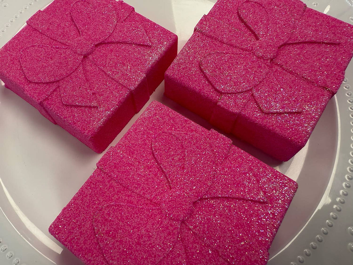 Pretty Pink Present Bath Bomb