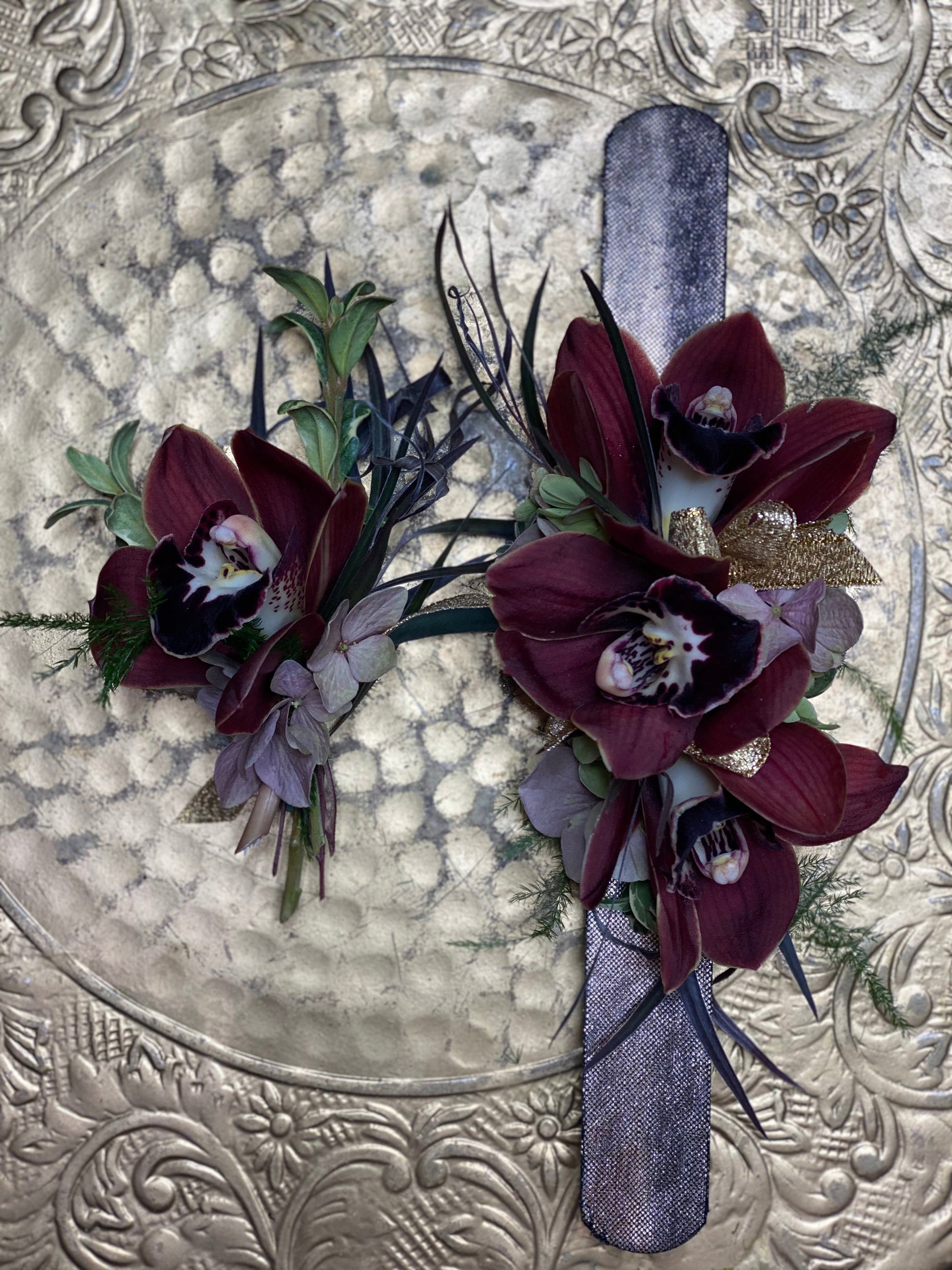 Corsage and Boutonnire Set Lucky Flowers Corsage and Boutonnire Set Lucky Flowers
